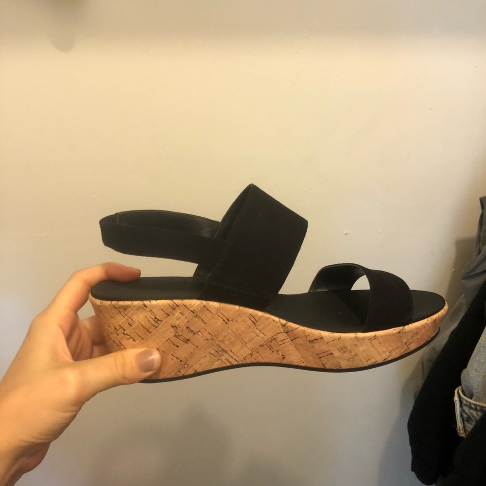 Black wedges